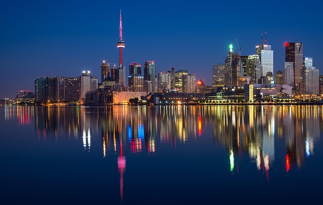Cityscape of Toronto with skyscrapers and waterfront