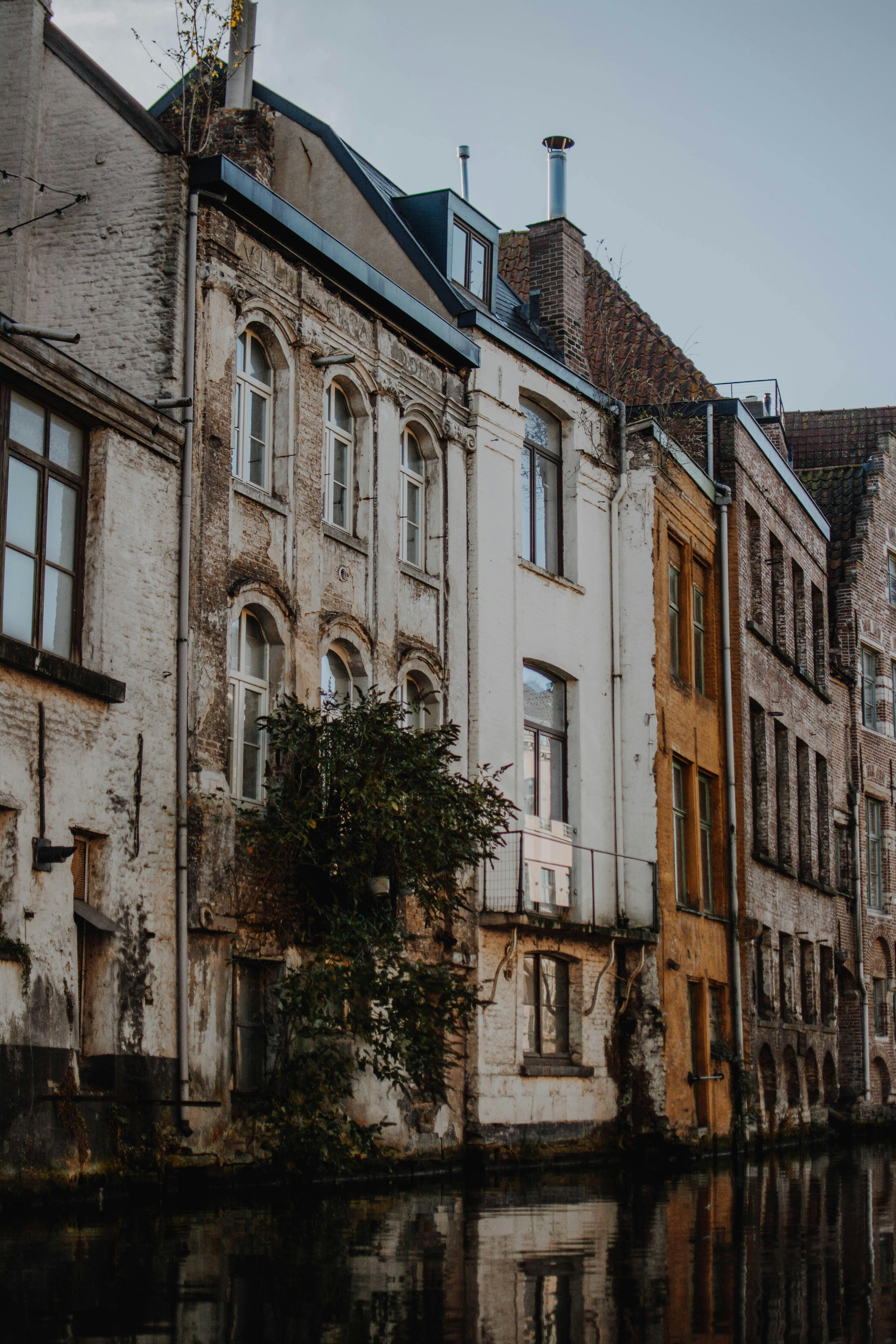 Brussels Travel Guide cityscape, European architecture, historic buildings