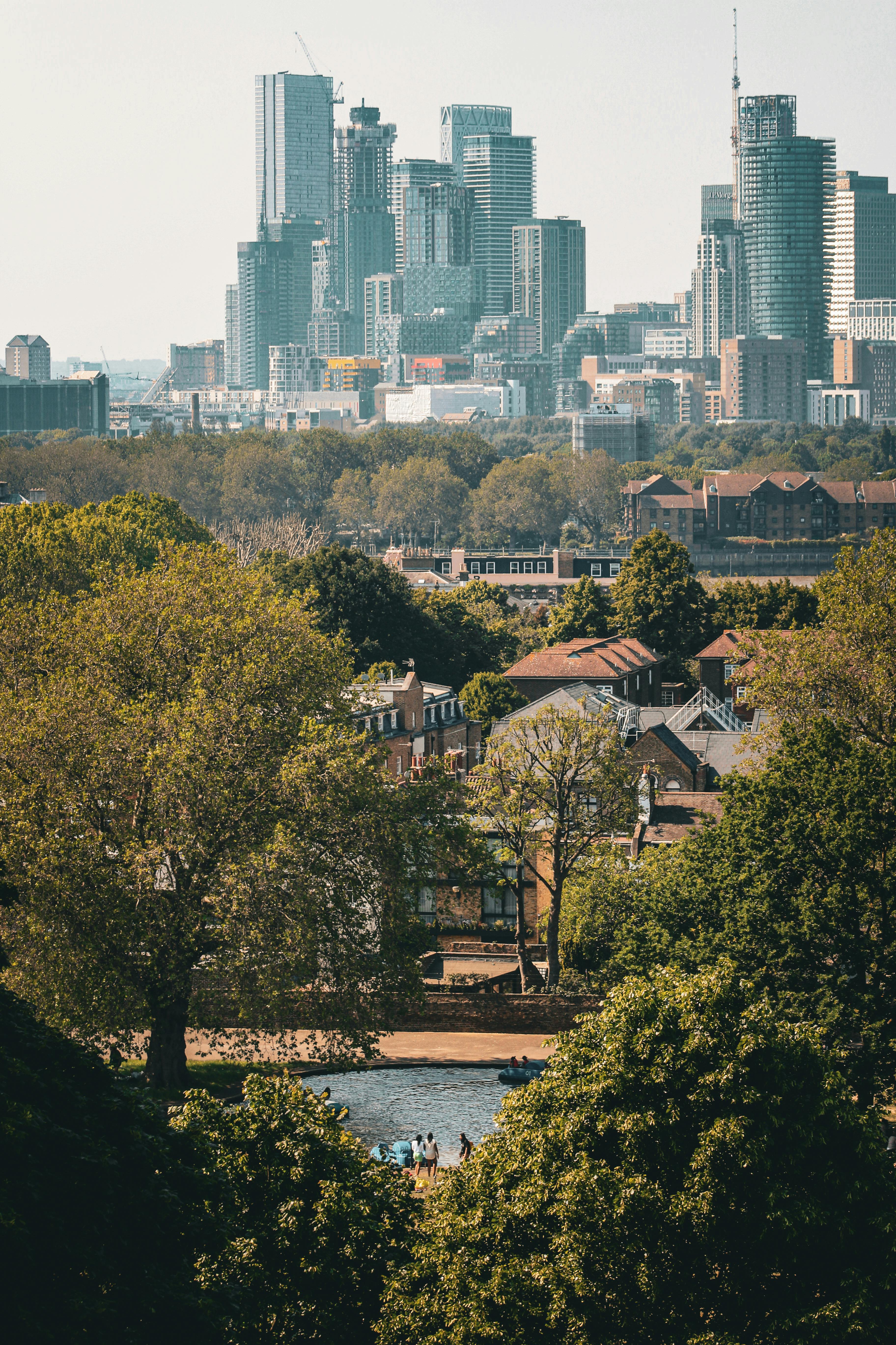 London Travel Guide cityscape skyline architecture parks